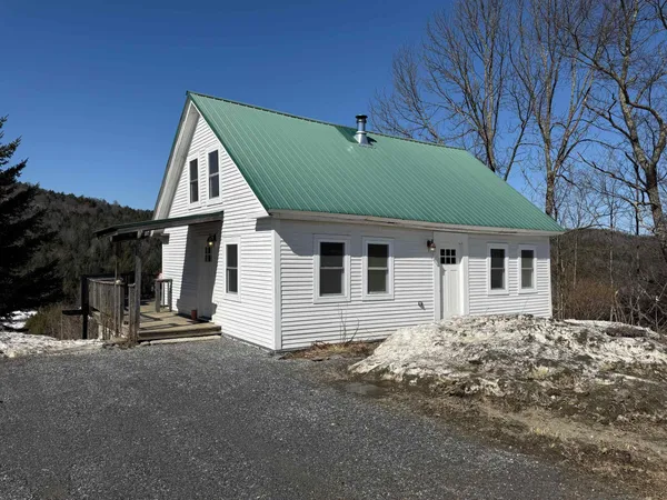 $289,000 | 1110 Creek Road, Albany, VT 05845