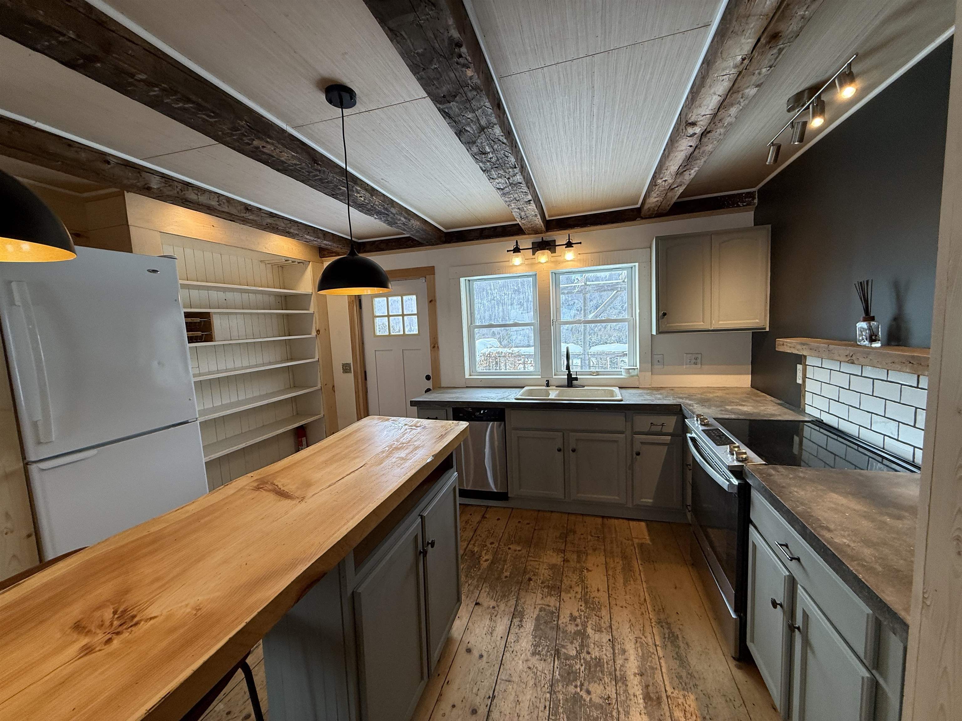 1110 Creek Road Albany, VT 05845 - Photo 5 of 55