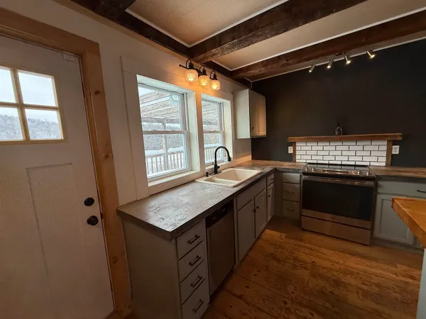 $289,000 | 1110 Creek Road, Albany, VT 05845