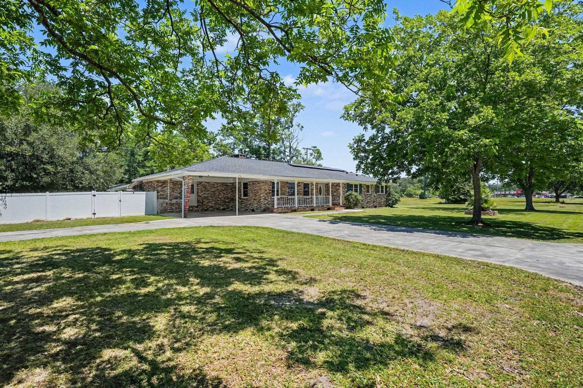 1020 Chicora Boulevard Conway, SC 29526 - Photo 4 of 44