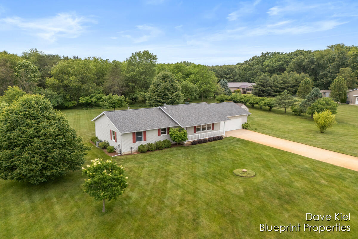 2207 Rozell Drive Middleville, MI 49333 - Photo 21 of 32 IMG_1020