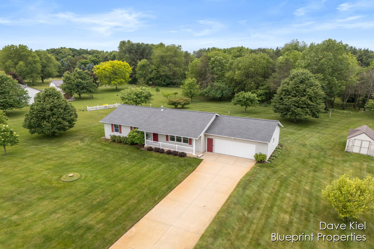 2207 Rozell Drive Middleville, MI 49333 - Photo 23 of 32 IMG_1022