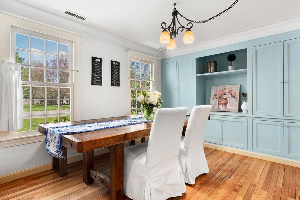 93 Jericho Road, Unit 93 Weston, MA 02493 - Photo 3 of 13