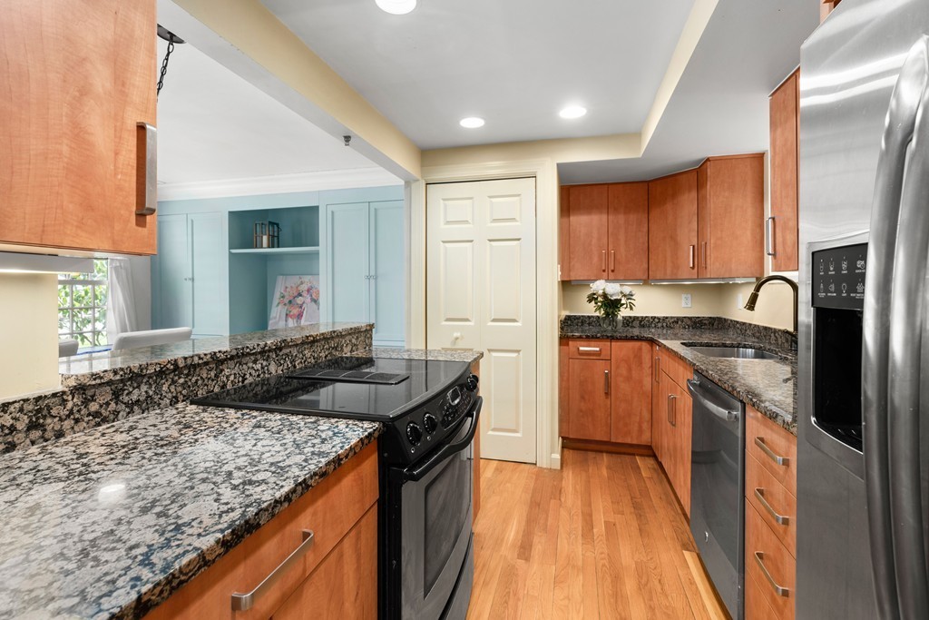93 Jericho Road, Unit 93 Weston, MA 02493 - Photo 5 of 13