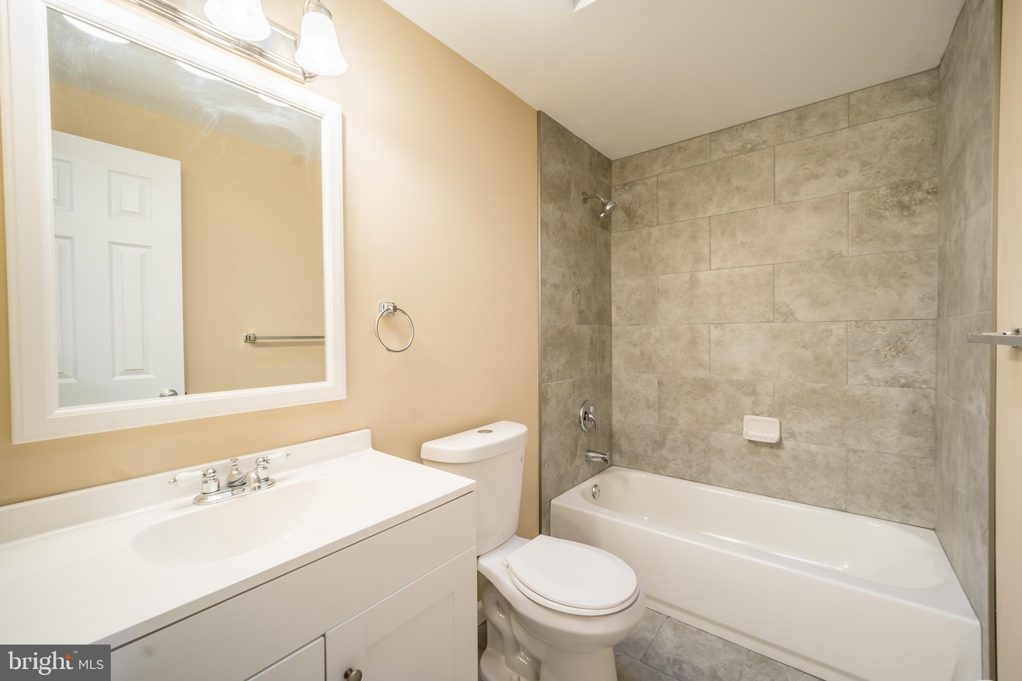 12150 Aster Road Philadelphia, PA 19154 - Photo 11 of 19