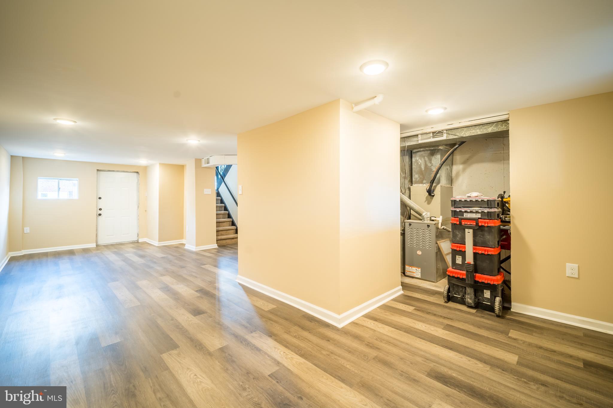12150 Aster Road Philadelphia, PA 19154 - Photo 2 of 19