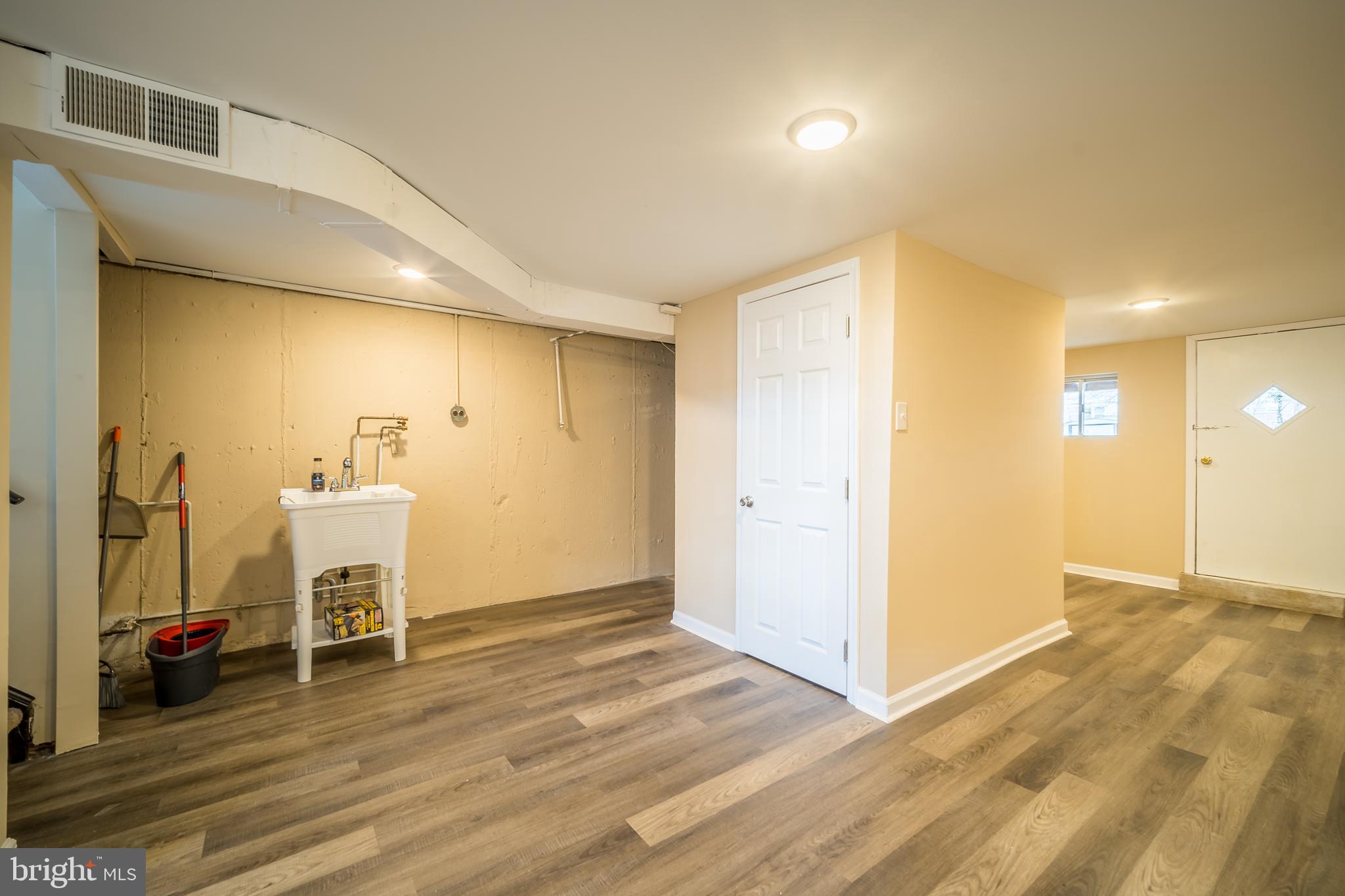 12150 Aster Road Philadelphia, PA 19154 - Photo 4 of 19