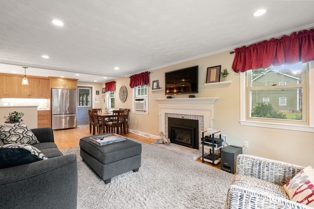 11 Southwick Road North Reading, MA 01864 - Photo 13 of 40 Gallery Image 13