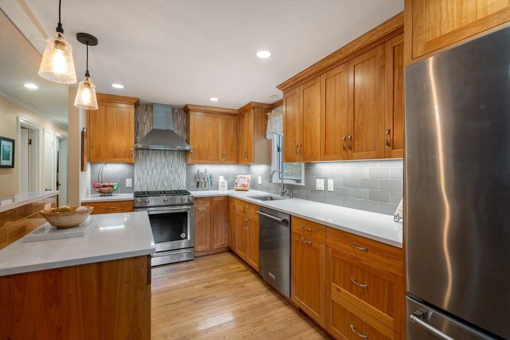11 Southwick Road North Reading, MA 01864 - Photo 5 of 40 Gallery Image 5