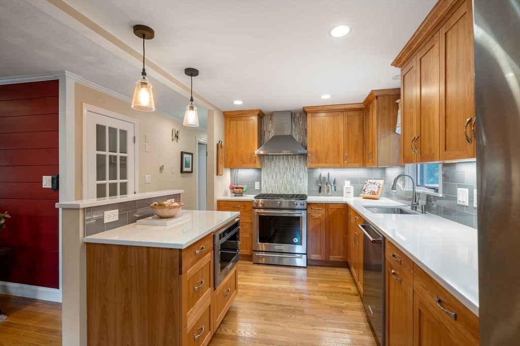 11 Southwick Road North Reading, MA 01864 - Photo 6 of 40 Gallery Image 6