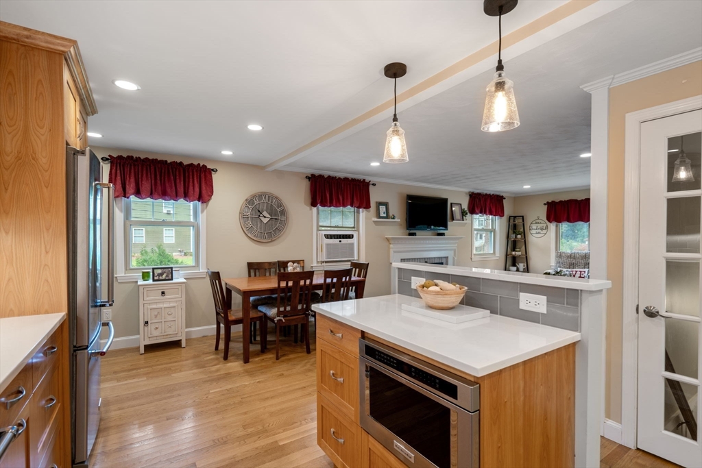 11 Southwick Road North Reading, MA 01864 - Photo 8 of 40 Gallery Image 8