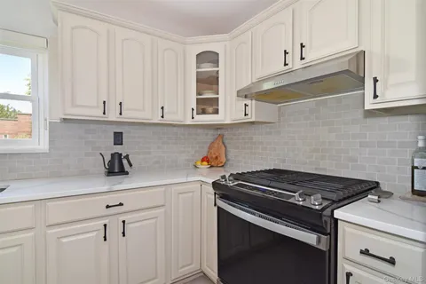 $340,000 | 330 South Broadway, Unit B10, Tarrytown, NY 10591