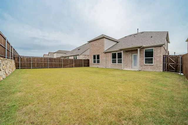 $2,595 | 427 Holt Lane, Fate, TX 75087