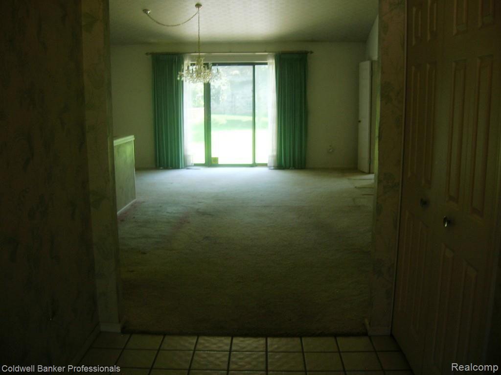 27880 Evergreen Road, Unit 19 Lathrup Village, MI 48076 - Photo 4 of 31