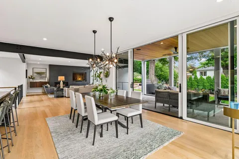 $2,000,000 | 1058 East Circle Drive, Wayzata, MN 55391