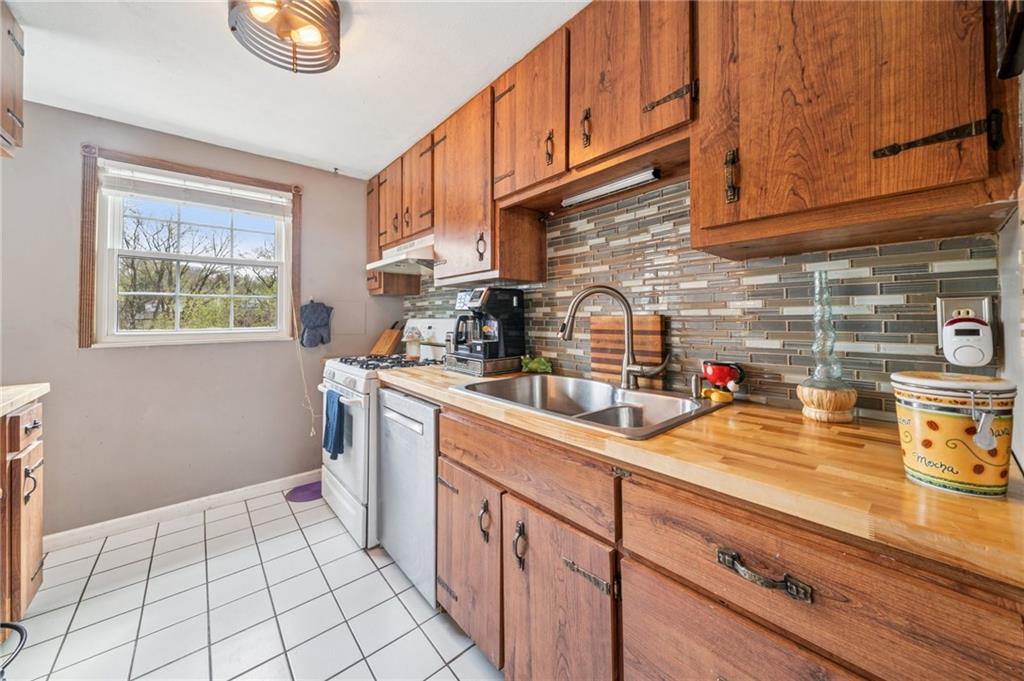 1436 O'Block Road Pittsburgh, PA 15239 - Photo 11 of 33 Gallery Image 11