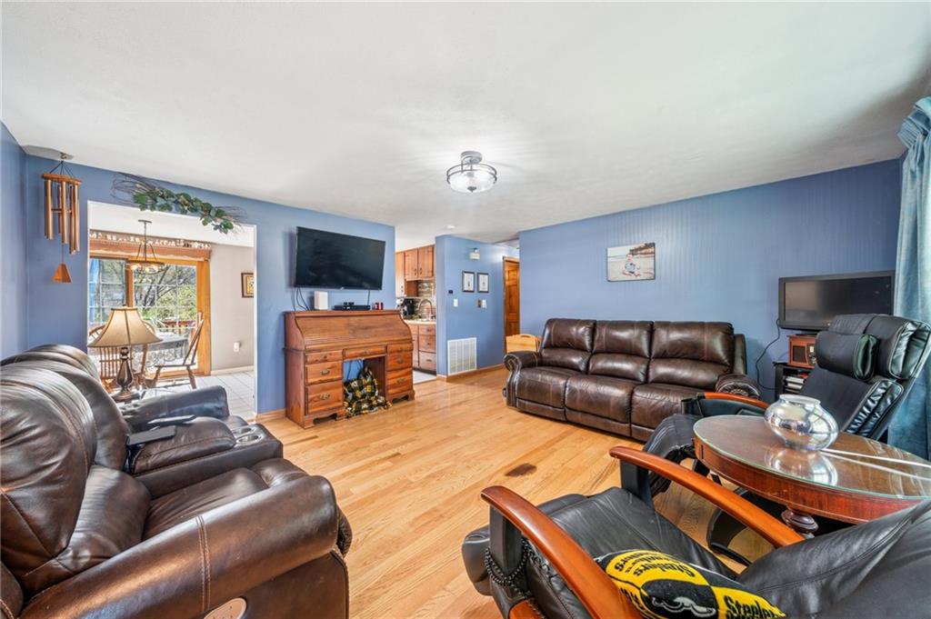 1436 O'Block Road Pittsburgh, PA 15239 - Photo 5 of 33 Gallery Image 5