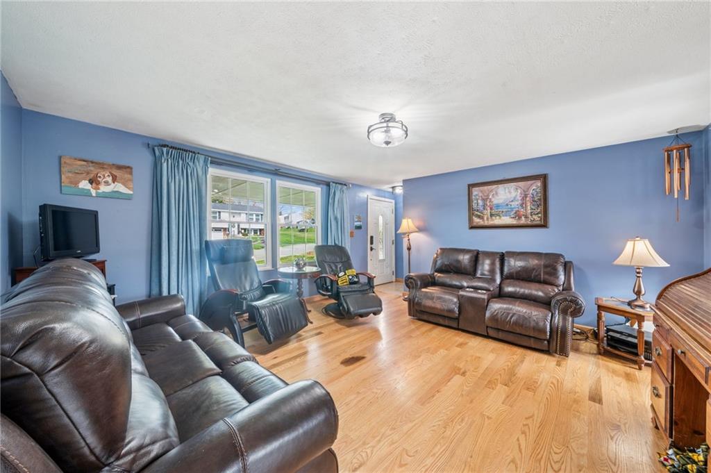 1436 O'Block Road Pittsburgh, PA 15239 - Photo 6 of 33 Gallery Image 6