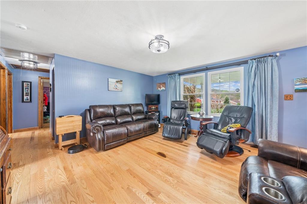 1436 O'Block Road Pittsburgh, PA 15239 - Photo 7 of 33 Gallery Image 7
