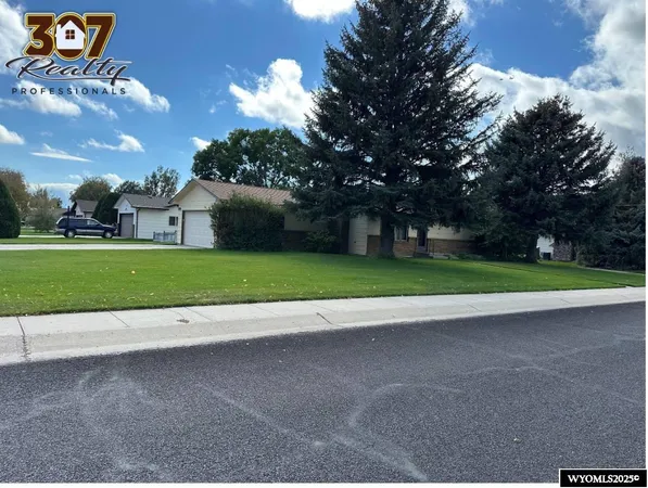 $350,000 | 921 East 22nd Avenue, Torrington, WY 82240