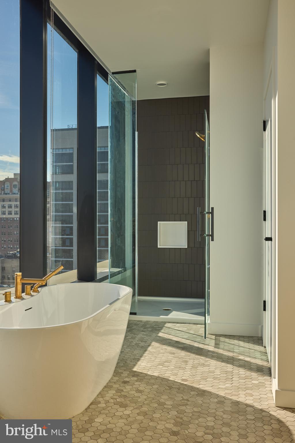 1134 Sansom Street, Unit 1018 Philadelphia, PA 19107 - Photo 18 of 33