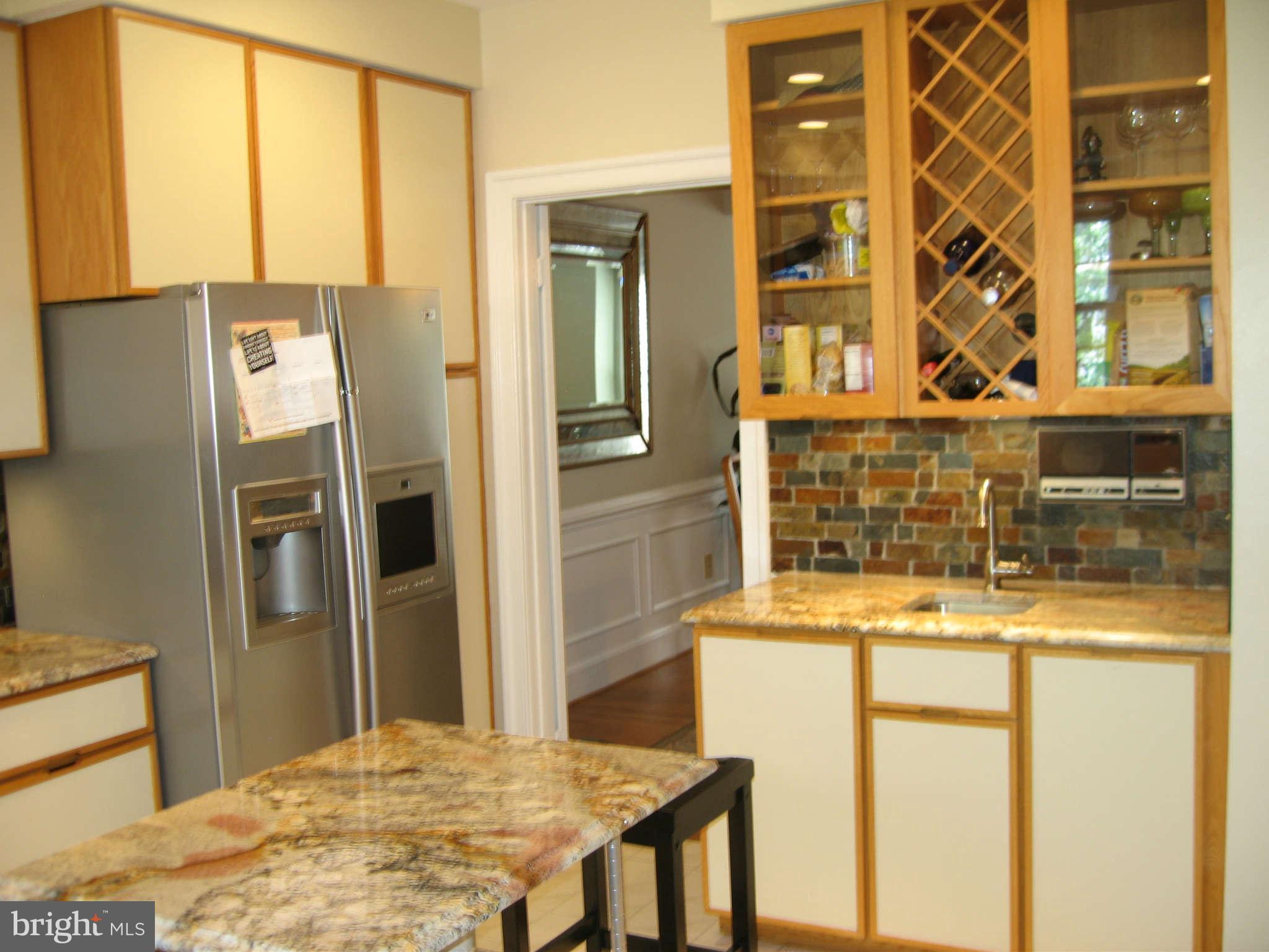 8004 Rising Ridge Road Bethesda, MD 20817 - Photo 9 of 30 Kitchen