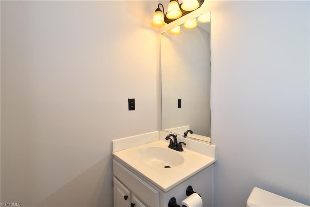 5208 Mountain View Road Northwest Winston-Salem, NC 27104 - Photo 15 of 20 Gallery Image 15