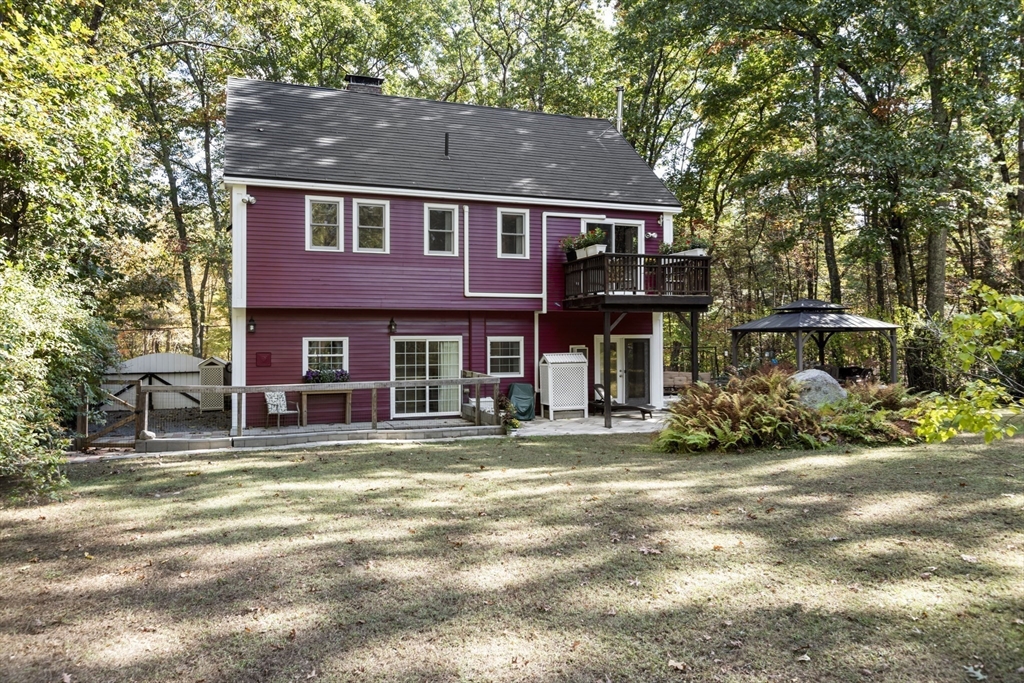 242 Rivulet Street Uxbridge, MA 01569 - Photo 5 of 33 Gallery Image 5