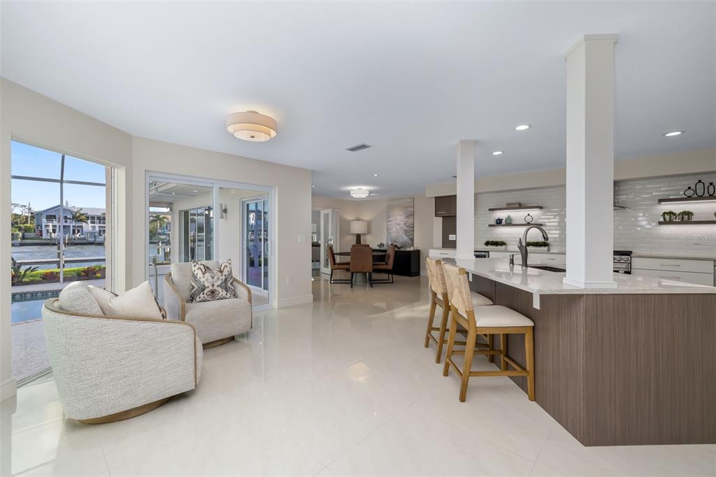 480 Cleveland Drive Sarasota, FL 34236 - Photo 12 of 95