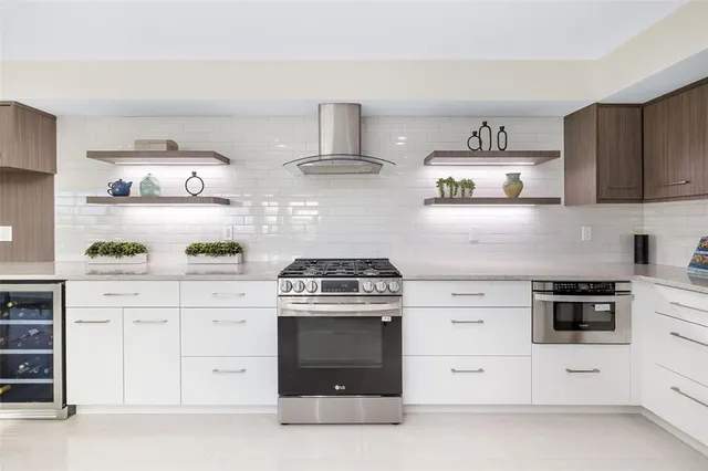 $5,200,000 | 480 Cleveland Drive, Sarasota, FL 34236