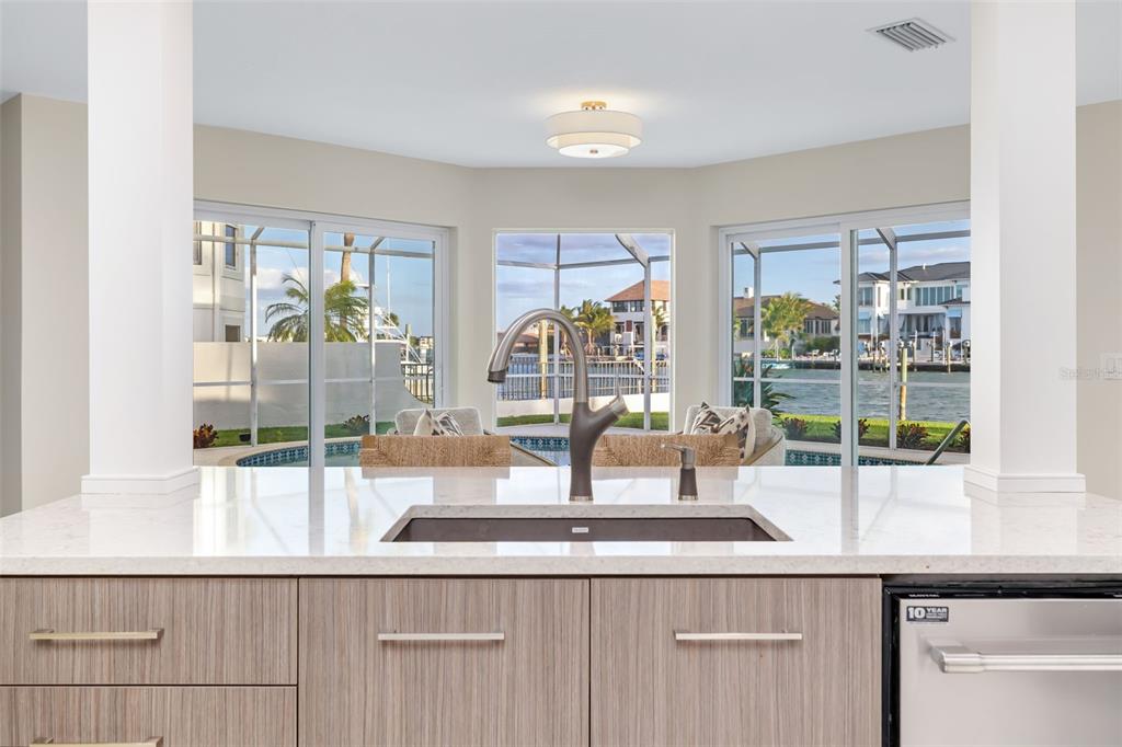 480 Cleveland Drive Sarasota, FL 34236 - Photo 19 of 95