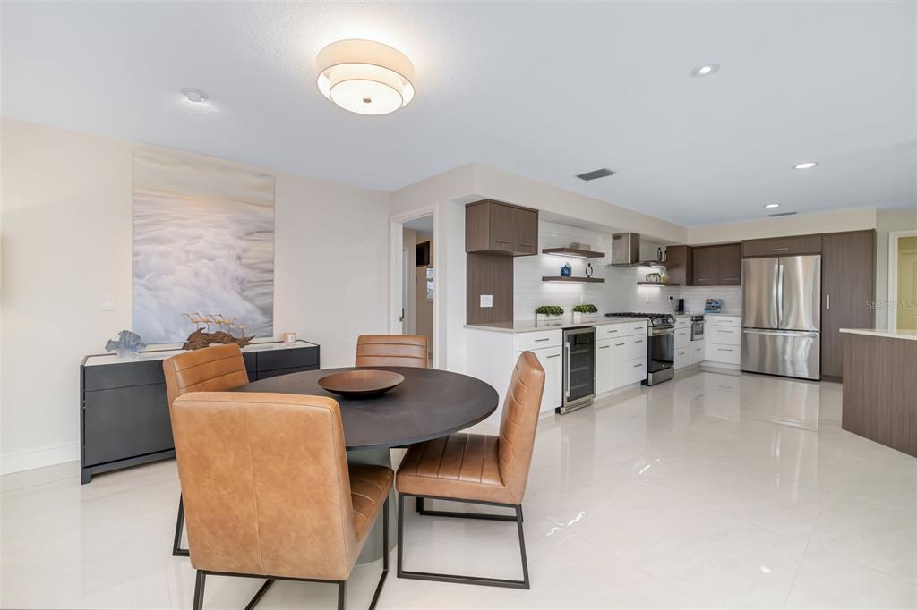 480 Cleveland Drive Sarasota, FL 34236 - Photo 22 of 95