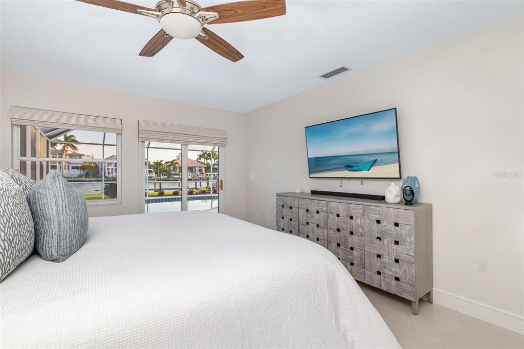 480 Cleveland Drive Sarasota, FL 34236 - Photo 34 of 95