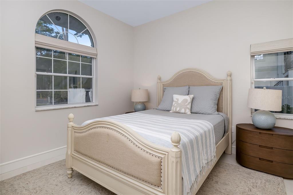 480 Cleveland Drive Sarasota, FL 34236 - Photo 41 of 95