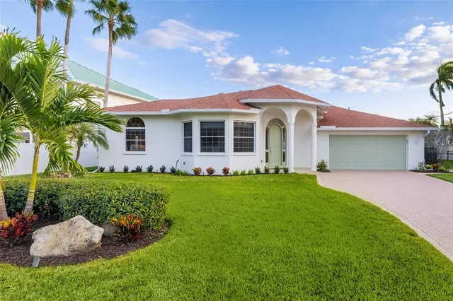 $5,200,000 | 480 Cleveland Drive, Sarasota, FL 34236