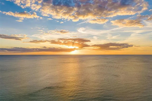 $5,200,000 | 480 Cleveland Drive, Sarasota, FL 34236