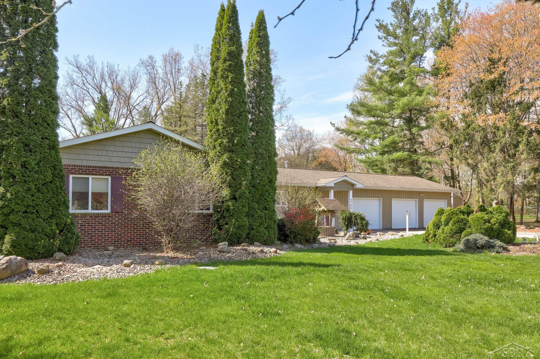 5740 Townline Road Birch Run, MI 48415 - Photo 3 of 82 50107933-2.JPG