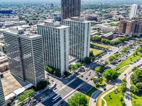 $399,000 | 3600 North Lake Shore Drive, Unit 2701, Chicago, IL 60613