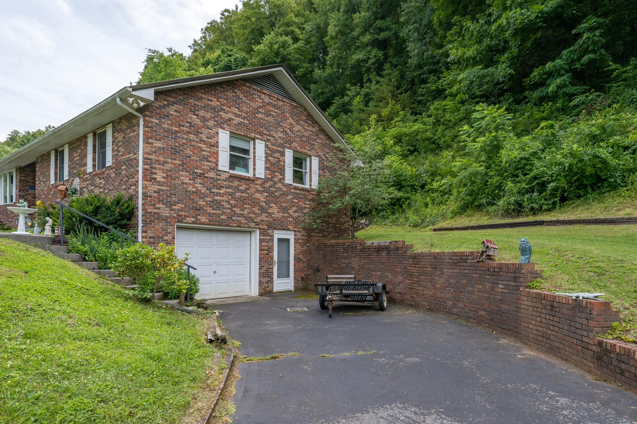116 Barnett Hollow Road Erwin, TN 37650 - Photo 7 of 57 116 Barnett Hollow Rd (7 of 57)