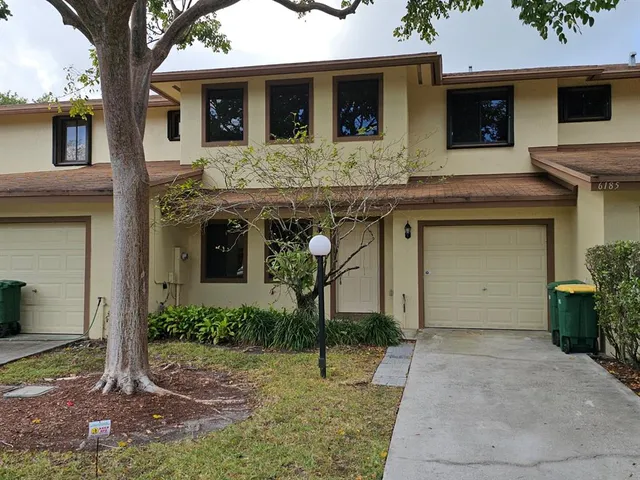 $3,000 | 6185 Laurel Lane, Unit B, Tamarac, FL 33319