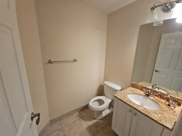 $3,000 | 6185 Laurel Lane, Unit B, Tamarac, FL 33319