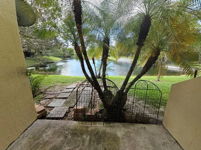 $3,000 | 6185 Laurel Lane, Unit B, Tamarac, FL 33319