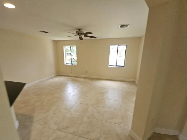 $3,000 | 6185 Laurel Lane, Unit B, Tamarac, FL 33319