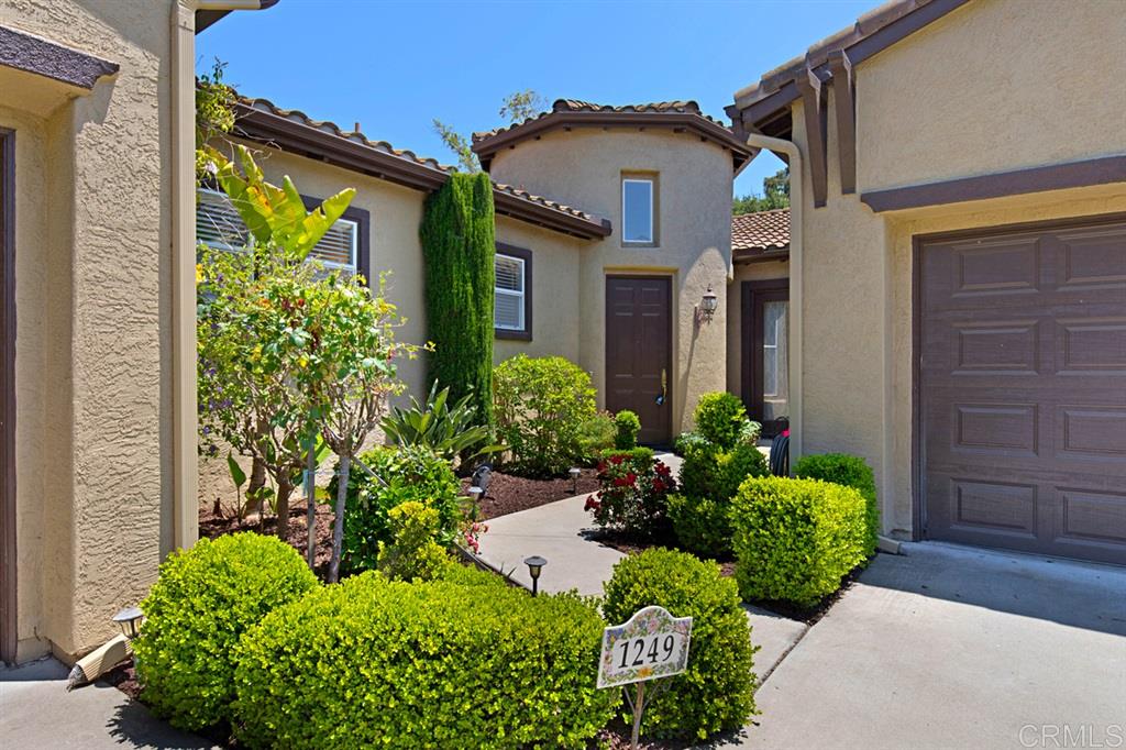 1249 Shadowcrest Lane Fallbrook, CA 92028 - Photo 1 of 25