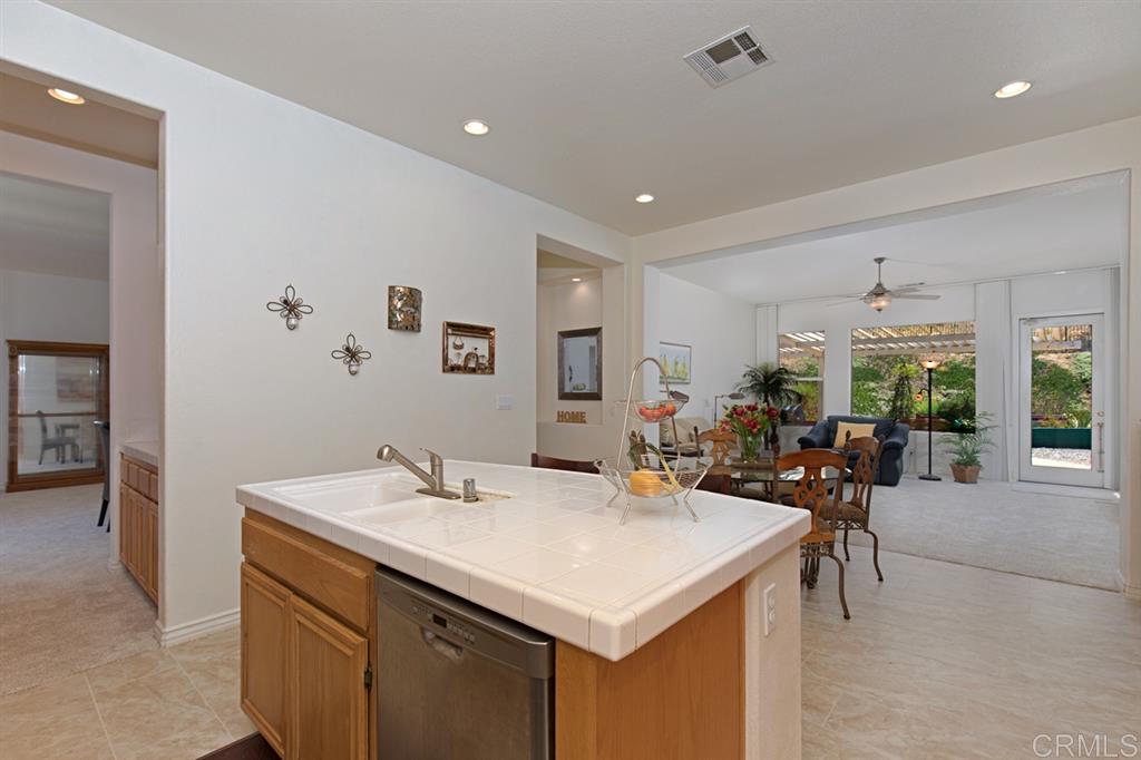 1249 Shadowcrest Lane Fallbrook, CA 92028 - Photo 12 of 25