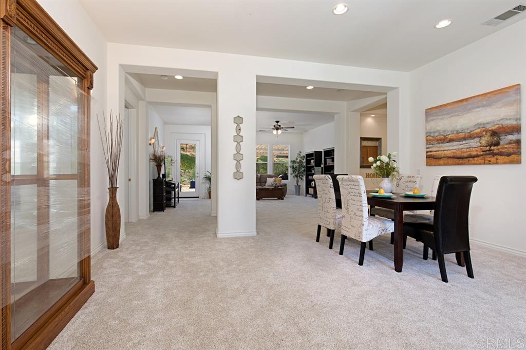 1249 Shadowcrest Lane Fallbrook, CA 92028 - Photo 3 of 25