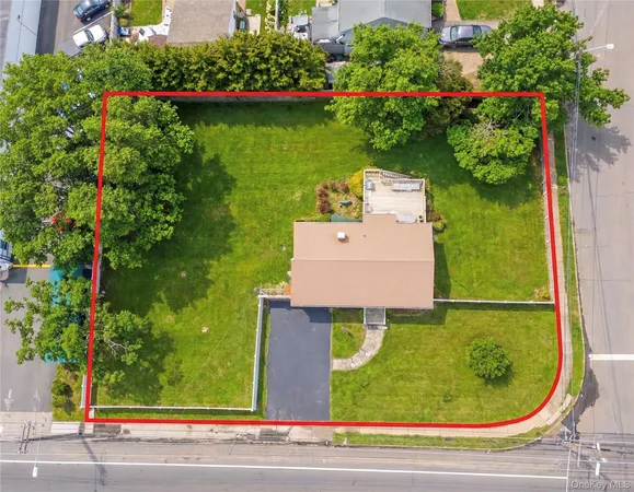 $749,999 | 1682 Church Street, Holbrook, NY 11741