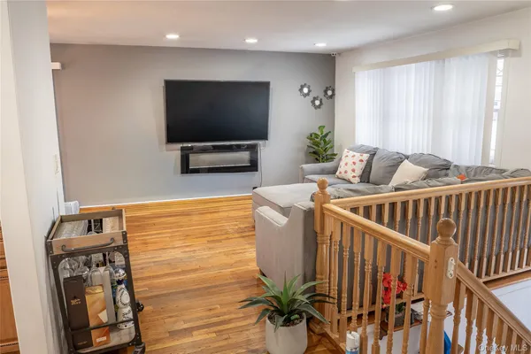 $749,999 | 1682 Church Street, Holbrook, NY 11741