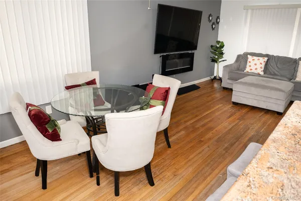 $749,999 | 1682 Church Street, Holbrook, NY 11741