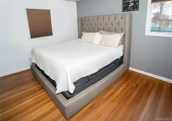 $749,999 | 1682 Church Street, Holbrook, NY 11741